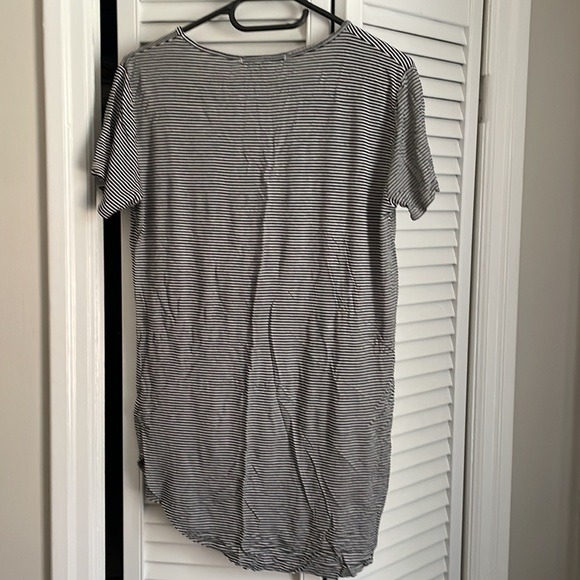 Black and white stripe t shirt long - Picture 2 of 3